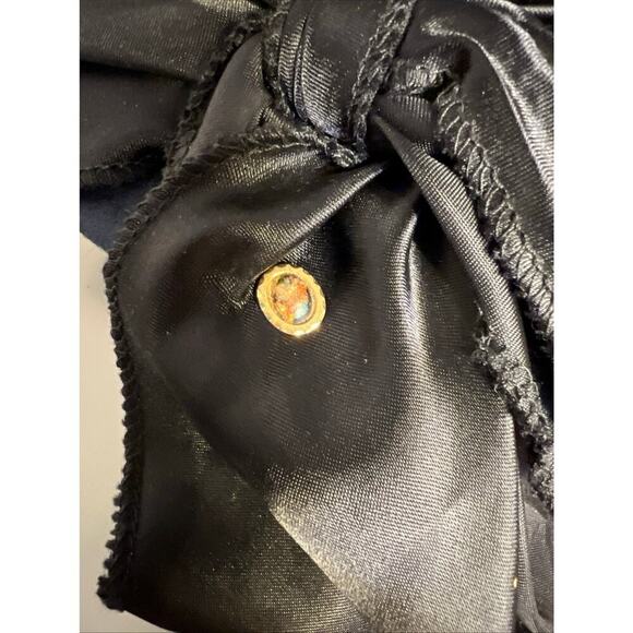 Navy bow hat with black ribbon and decorative pendant 22-inch circumference - Picture 6 of 8